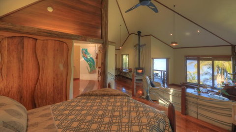 Secrets On The Lake - Kempsey Accommodation 1
