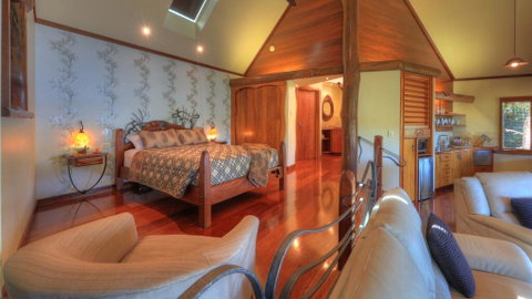 Secrets On The Lake - Kempsey Accommodation 3