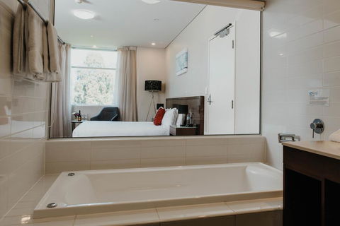 Sfera's Park Suites & Convention Centre - Kempsey Accommodation 1