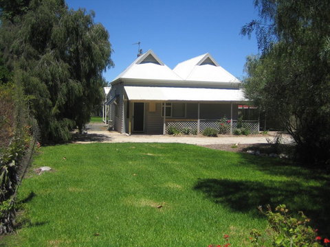 Showgrounds Cottage Naracoorte - Kempsey Accommodation 0