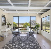 Silky Oak Cottage - cosy with country views - Kempsey Accommodation