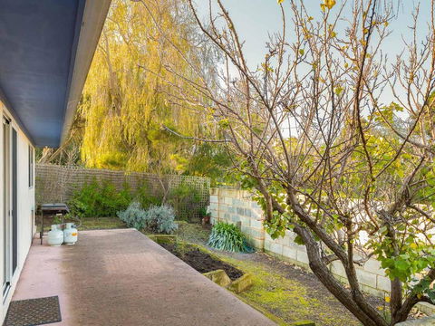 Sky Mirror Cottage - Kempsey Accommodation 3