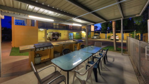 Sky View Units Bowen - Kempsey Accommodation 0