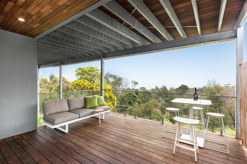 Skyluxe Luxury Retreat With Water Views And Deluxe Interior From Every Room - Kempsey Accommodation 2