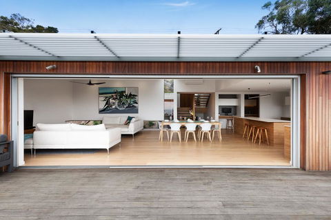 Skyluxe Luxury Retreat With Water Views And Deluxe Interior From Every Room - Kempsey Accommodation 3