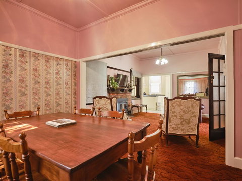 Skymirror Cottage - Kempsey Accommodation 3