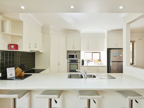 Skymirror Villa - Kempsey Accommodation 1