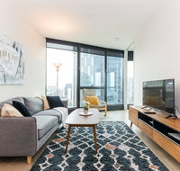 Skyscraper Apartment with Floor to Ceiling Views - Kempsey Accommodation