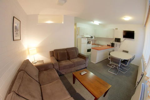 Snow Ski Apartments 19 - Kempsey Accommodation 1