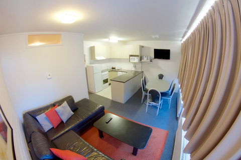 Snow Ski Apartments 27 - Kempsey Accommodation 1
