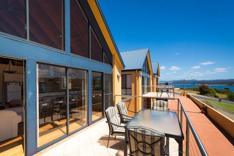 Snug Cove Villas - Kempsey Accommodation 2