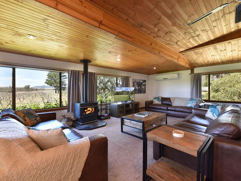 Soldiers Cottage Picturebook Vineyard Home - Kempsey Accommodation 1