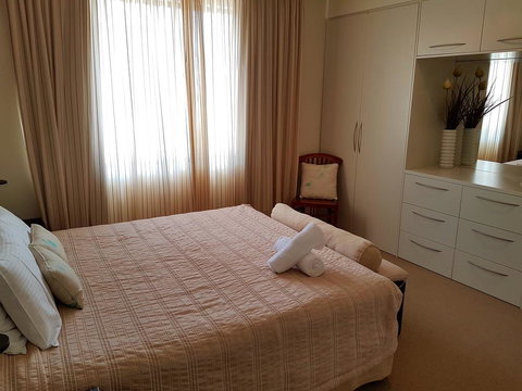 SONOMA - On The River - Kempsey Accommodation 3