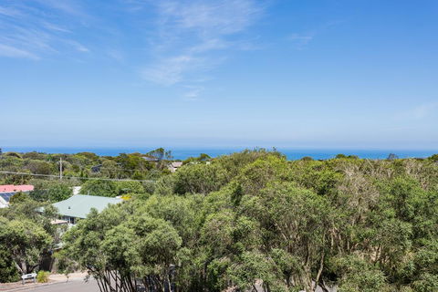 Sophisticated Contemporary Coastal Living With Sweeping Views In Cape Schanck - Kempsey Accommodation 1
