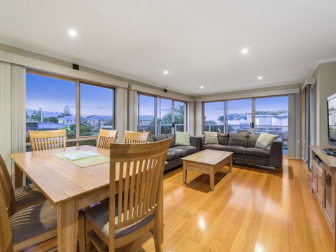 Sound Of The Sea - Kempsey Accommodation 2