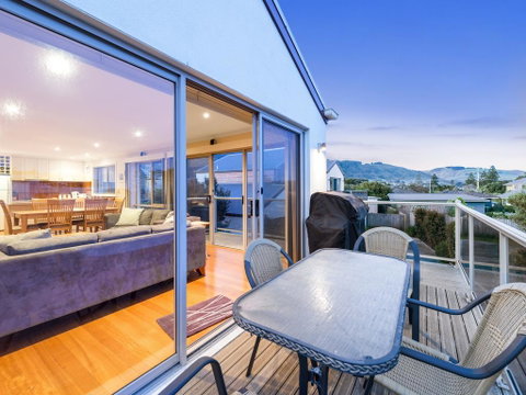 Sound Of The Sea - Kempsey Accommodation 1