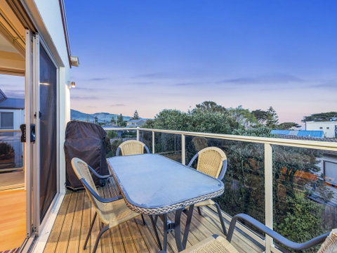 Sound Of The Sea - Kempsey Accommodation 3