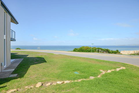 South Seas Beachfront Apartments - Kempsey Accommodation 1