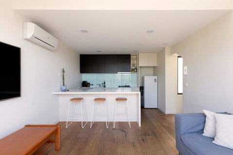 Spacious 2 Bedroom Inner City Townhouse With Private Rooftop - Kempsey Accommodation 2