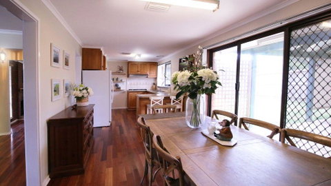 Spacious And Cozy Home Next To Glen Waverley - Kempsey Accommodation 1