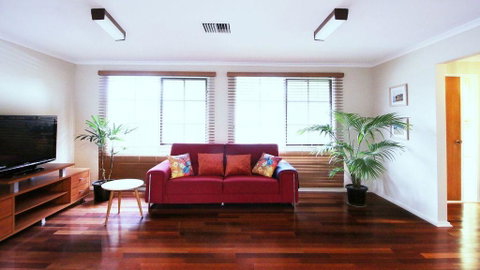 Spacious And Cozy Home Next To Glen Waverley - Kempsey Accommodation 0
