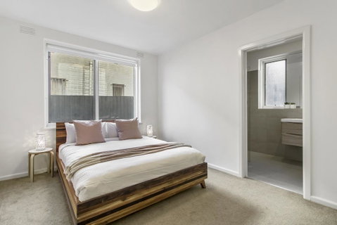 Spacious Apartment Within Minutes Of Acland Street - Kempsey Accommodation 1