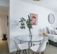 Spacious Apt V Stylish Furniture Pool GYM - Kempsey Accommodation