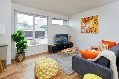 Spacious Carlton 1 Bedroom Apt With Secure Parking - Kempsey Accommodation 0