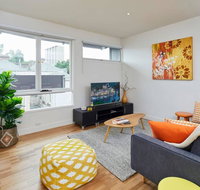 Spacious Carlton 1 bedroom Apt With Secure Parking
