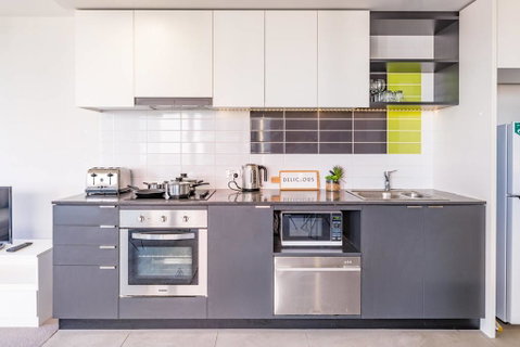 Spacious Docklands 2 Bedroom 2 Bathroom Apartment - Kempsey Accommodation 2