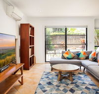 Spacious Home in the Heart of Avalon Beach - Kempsey Accommodation
