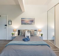 Spacious Studio 2mins to StationShopping Sleeps4 B - Kempsey Accommodation