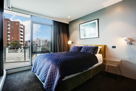 Spectacular 1 Bedroom Apartment With Water Views & Palatial Terrace - Kempsey Accommodation 3