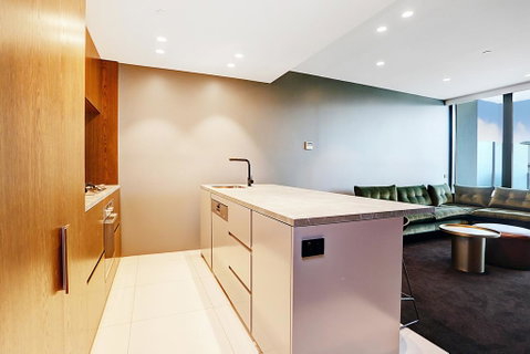 Spectacular 1 Bedroom Apartment With Water Views & Palatial Terrace - Kempsey Accommodation 1
