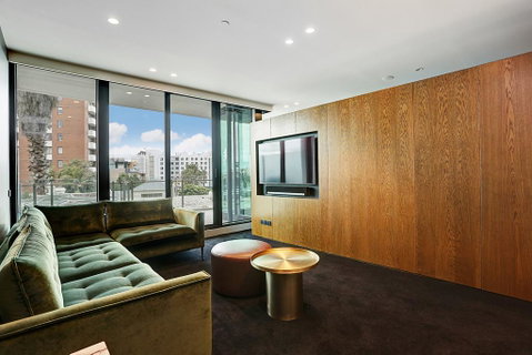 Spectacular 1 Bedroom Apartment With Water Views & Palatial Terrace - Kempsey Accommodation 0