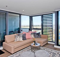 Spectacular Private Balcony Views with Pool - Kempsey Accommodation