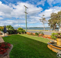 Spoil yourself with the perfect position of this first floor Unit - Kempsey Accommodation