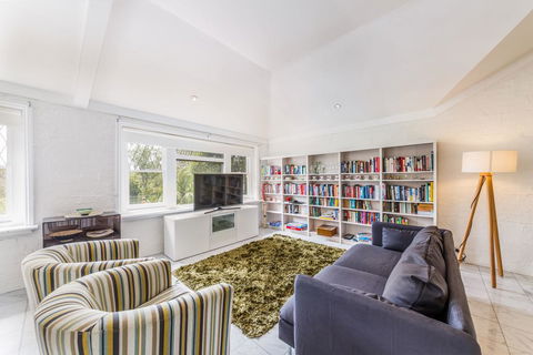 Spoilt For Choice 2-bed/2-bath + Free Parking - Kempsey Accommodation 0