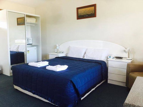Springsure Overlander Motel - Kempsey Accommodation 1