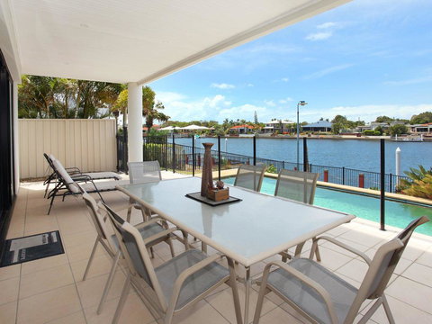 St Lucia 11 - 4 BDRM Canal Home With Pool - Kempsey Accommodation 0