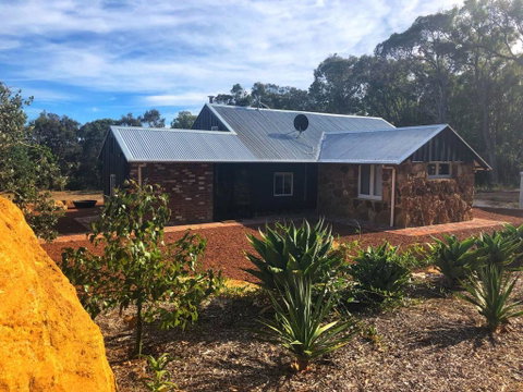 Standing Stone House - Kempsey Accommodation 0