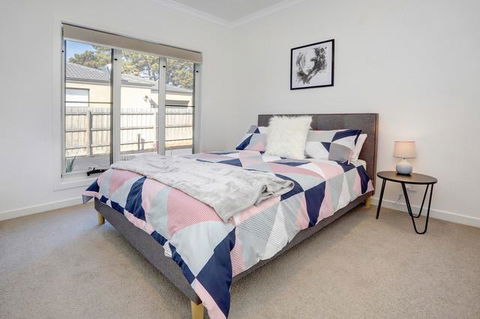 Staughton Sounds - Kempsey Accommodation 1