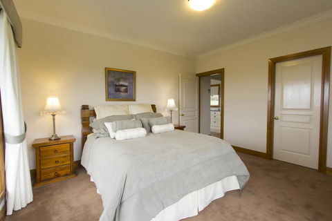 Stay Bathurst - Kempsey Accommodation 0