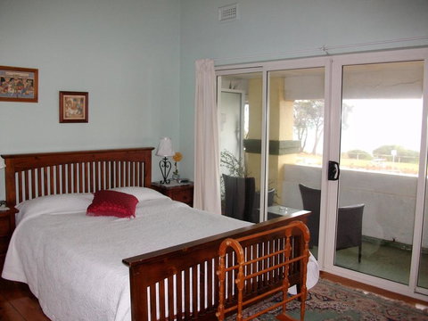 Stella's Dromana Hotel - Kempsey Accommodation 2