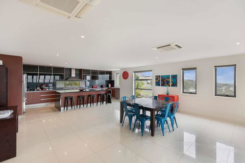 Stillwaters - Panoramic View Of Lakes Entrance - Kempsey Accommodation 1