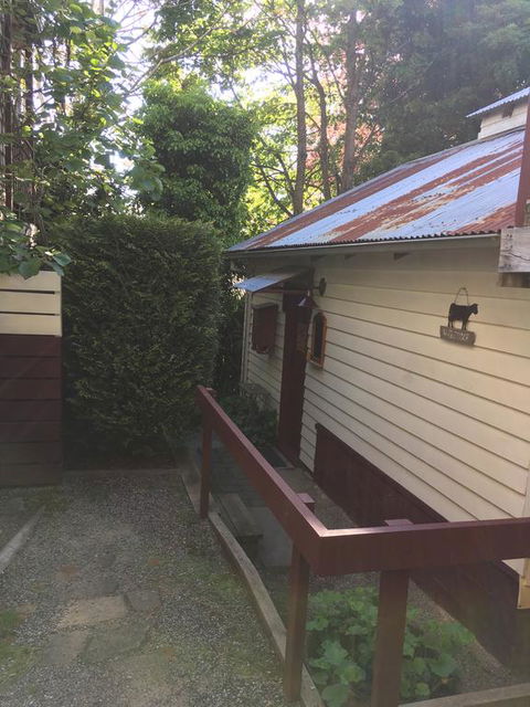 Stone's Throw Cottage Bed And Breakfast - Kempsey Accommodation 3