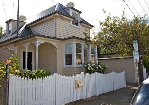 Strahan House - Kempsey Accommodation 1