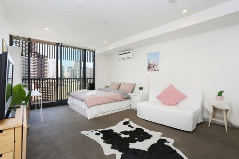 Studio Near Melbourne University - Kempsey Accommodation 0