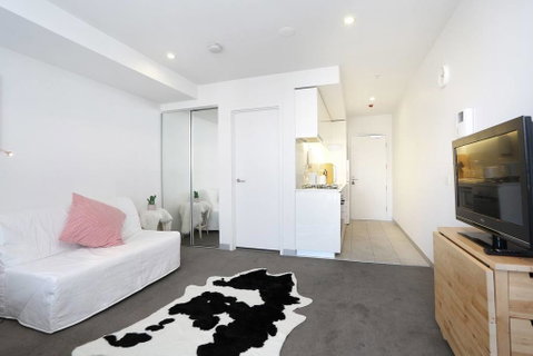 Studio Near Melbourne University - Kempsey Accommodation 2