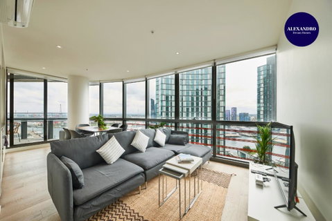 STUNNING 2 BED 2 BATH STYLISH UNIT // FREE PARKING - Kempsey Accommodation 0